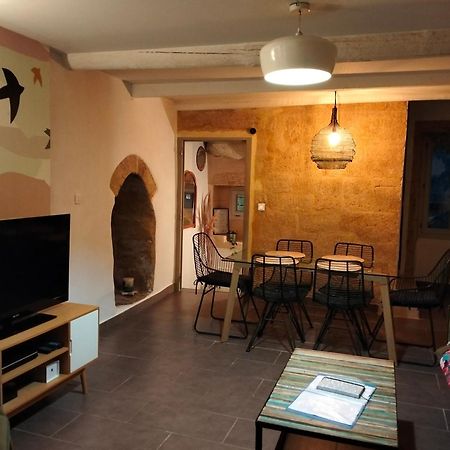 Maison De Village Familiale Pont Du Gard, Toit Terrasse, Barbecue, Fibre Vers Pont du Gard Bagian luar foto