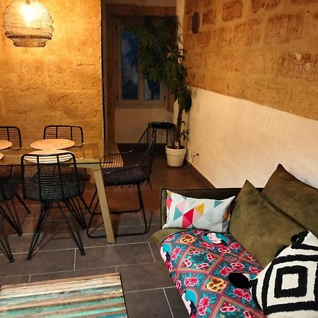 Maison De Village Familiale Pont Du Gard, Toit Terrasse, Barbecue, Fibre Vers Pont du Gard Bagian luar foto