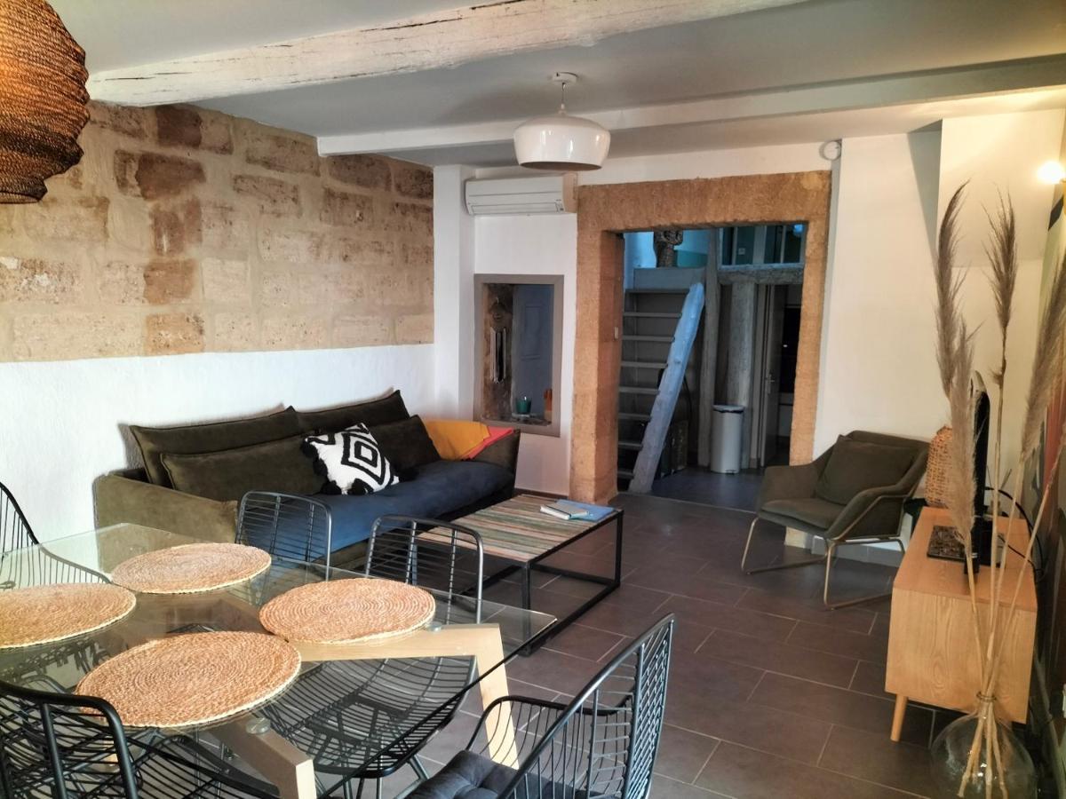 Maison De Village Familiale Pont Du Gard, Toit Terrasse, Barbecue, Fibre Vers Pont du Gard Bagian luar foto